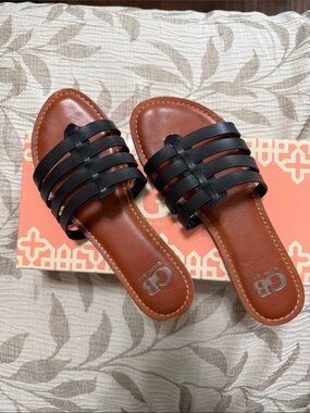 Gianni Bini Black Multi-Strap Slide Sandals with Brown Footbed